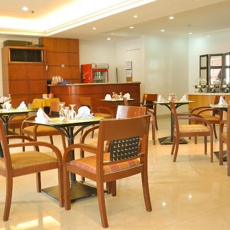Richville Hotel Mandaluyong Kültér fotó