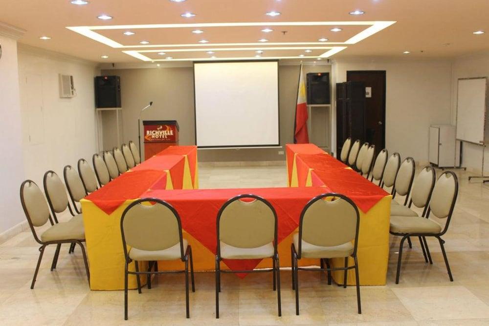 Richville Hotel Mandaluyong Kültér fotó
