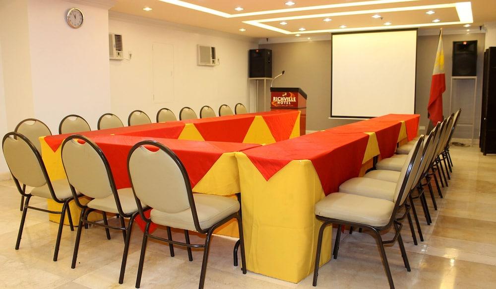Richville Hotel Mandaluyong Kültér fotó