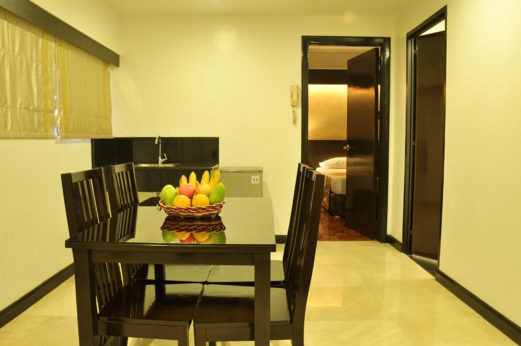 Richville Hotel Mandaluyong Kültér fotó